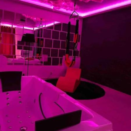 Jeu De Regards - Jacuzzi/Balneo Apartamento Courcouronnes Exterior foto